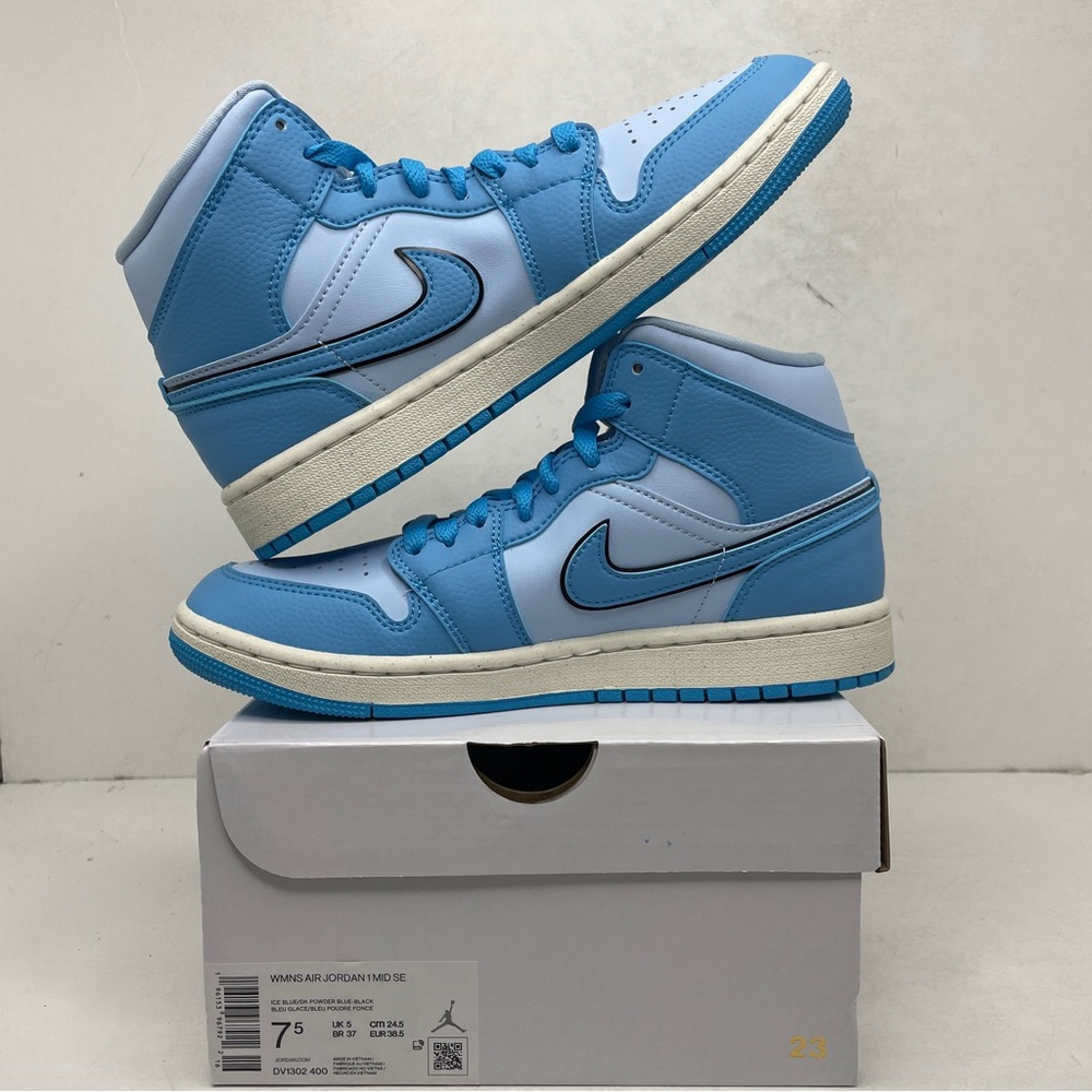 Nike Air Jordan 1 Retro Mid SE WMNS “Ice Blue/Powder Blue” 2023 - Picture 3 of 4